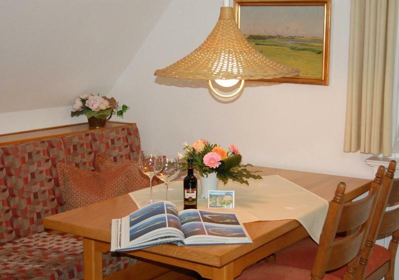 Apartment Reetdachhus An De Diek *